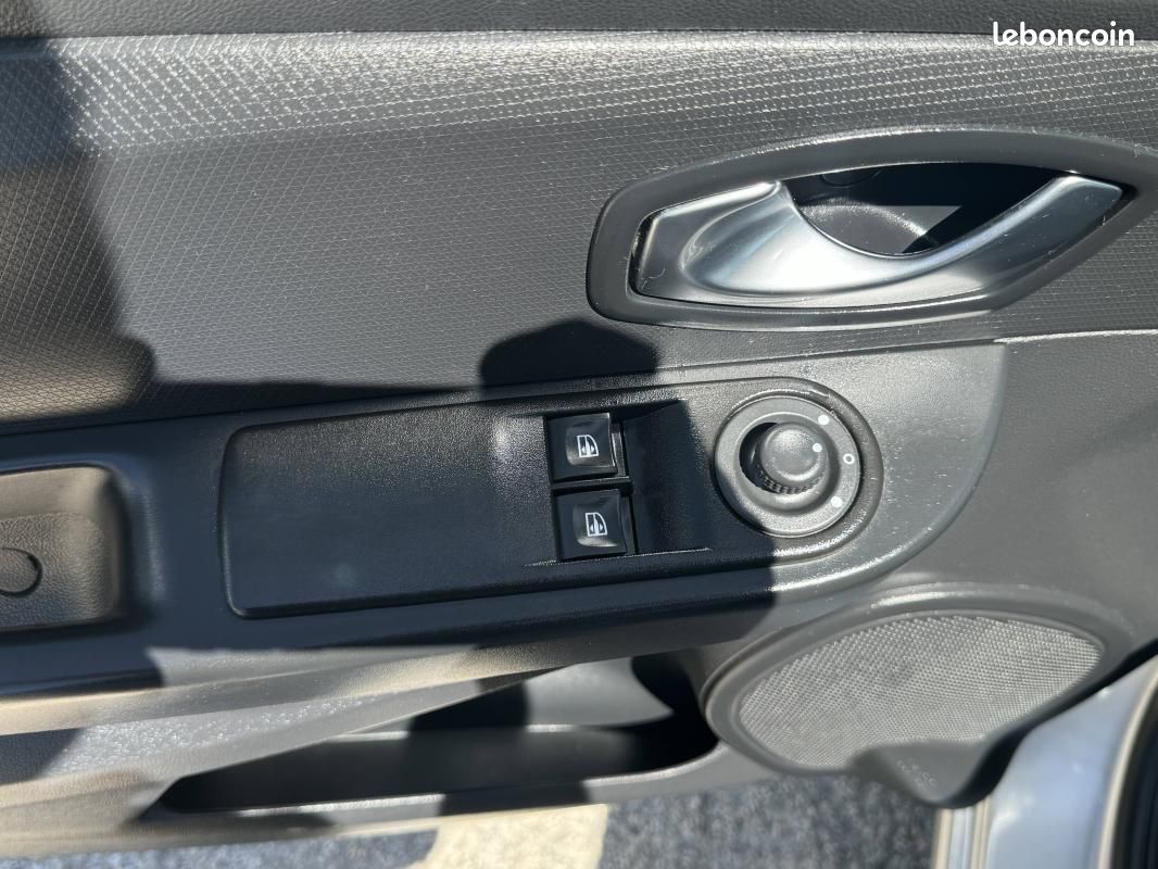 Renault Clio IV 1.5 DCI 90 S&S ENERGY ZEN (image 20)