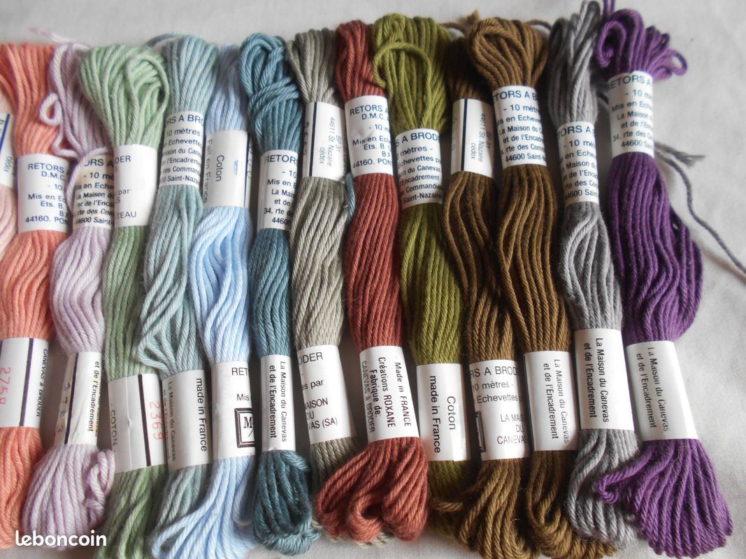 Lot De Centaines D'écheveaux De Fil à Broder Coton Perlé - Neuf - Pour Broderie Et Créations