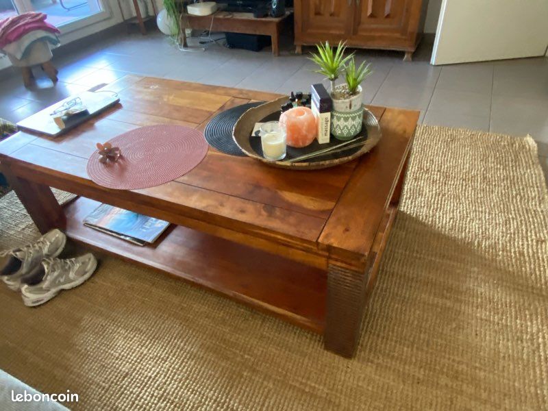 Table basse en bois massif (image 1)