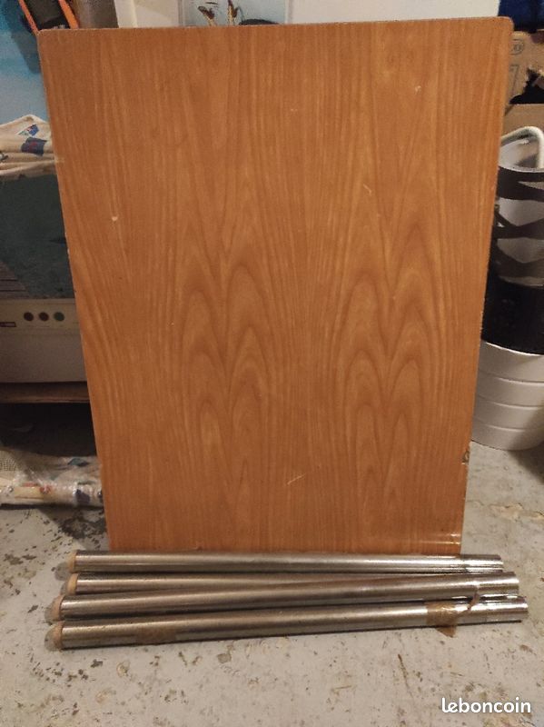 Table formica (image 1)