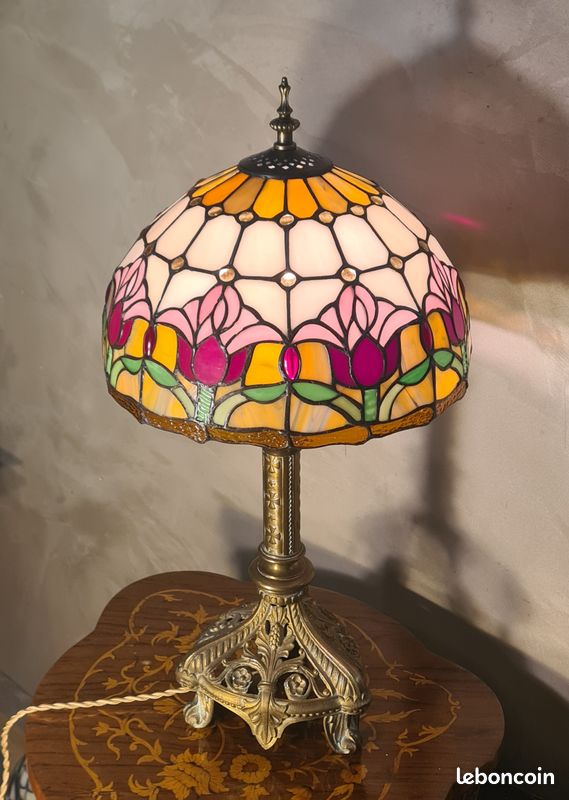 Lampe Art Déco Danseuse Avec Abat-jour Verre - Style Art Nouveau 62 Cm