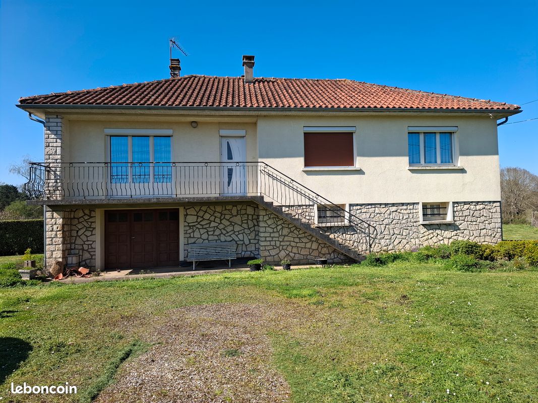 Maison 4 pièces 93 m² · à Terres-de-Haute-Charente · 93 m² · 105 000 €