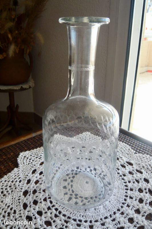 JOLIE CARAFE ANCIENNE à VIN, VERRE CISELE, BOUCHON à FACETTES (image 4)