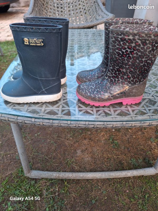 Botte de pluie enfant taille 24 et 26 Chaussures