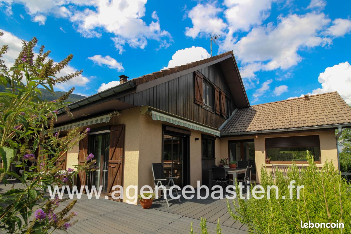 Maison 6 pièces 183 m² · à Thoiry · 183 m² · 780 000 €