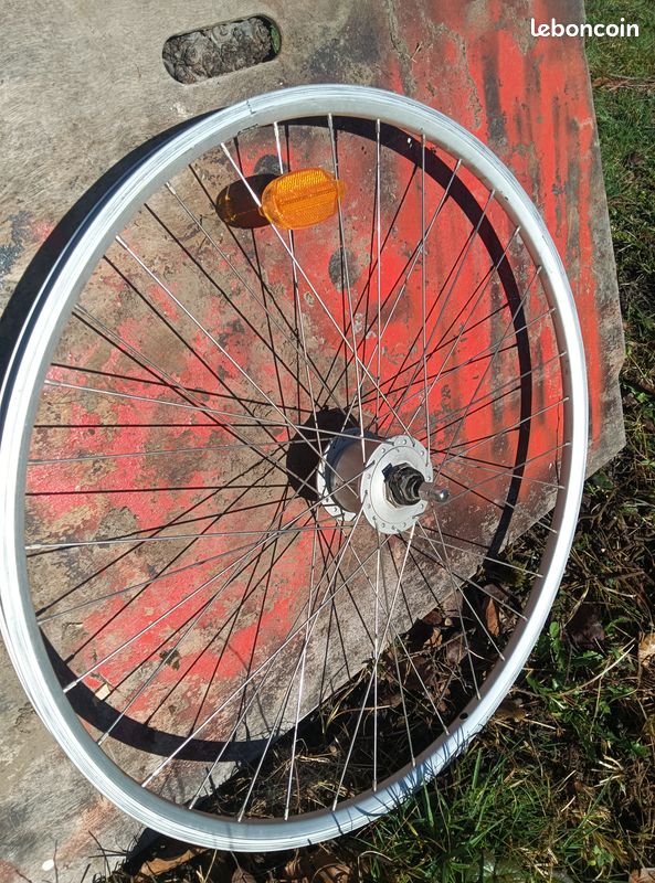 Dynamo Soubitez 8 pour vélo ancien. 6 V 3 W
