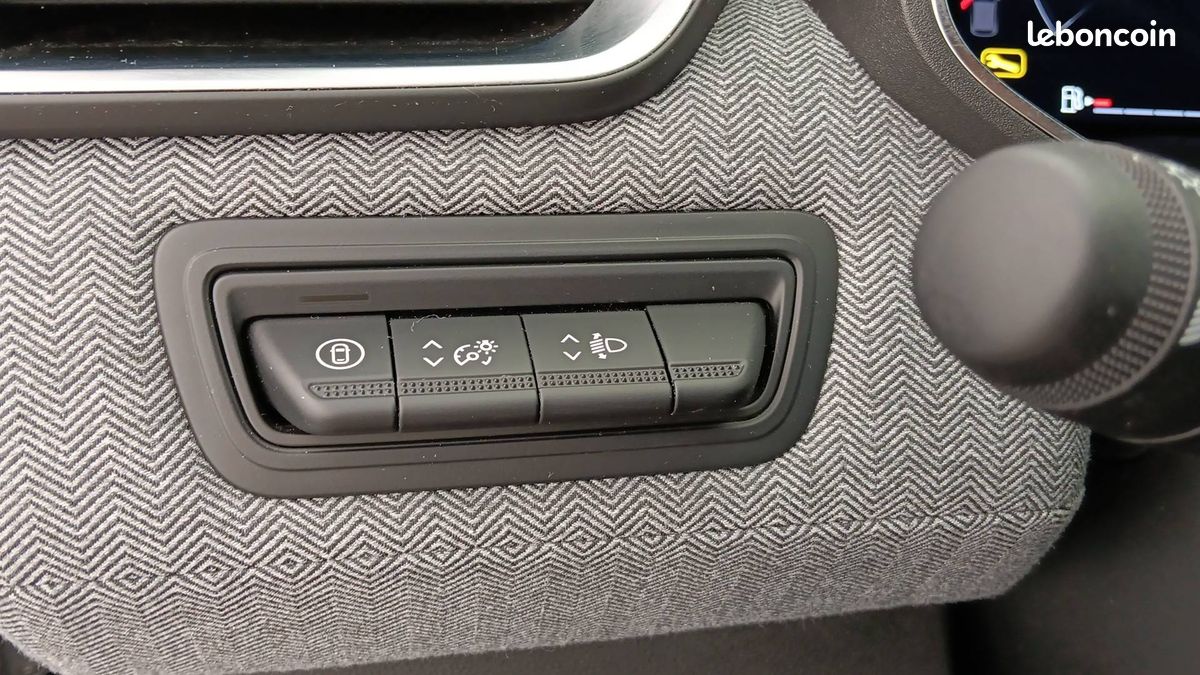 Renault clio tce 90 ch gsr2 techno (image 30)