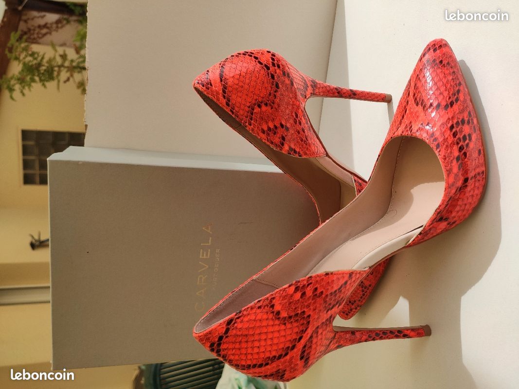 Escarpins Talons Aiguilles CARVELA By Kurt Geiger - Crème - Taille UK 6 - Occasion Excellent État