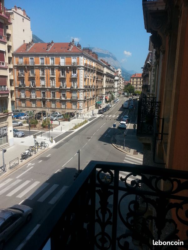 Appartement 2 pièces 53 m² · à Grenoble · 53 m² · 745 €
