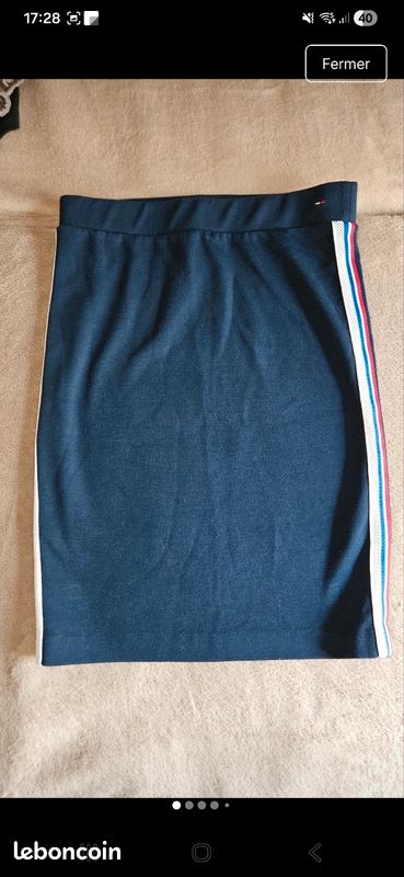 Jupe tommy jeans taille S en bon état (image 1)