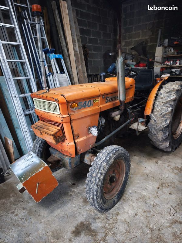 Tracteur Someca - roues étoites - patiné - époque III - H0