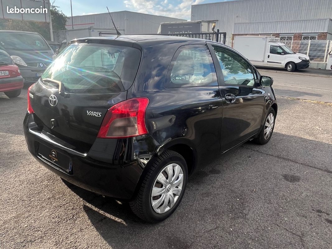TOYOTA YARIS II 1.4 - 90 D-4D NaviMedia MultiMode (image 5)
