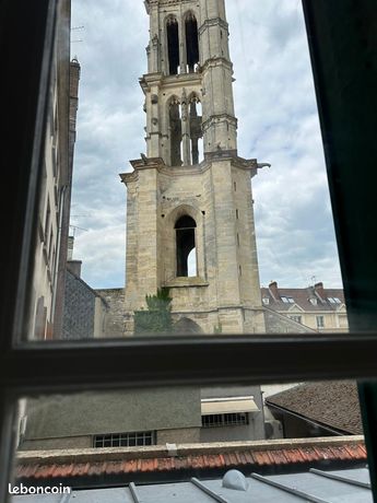 🏡 T1 entièrement rénové – Vue remarquable sur la Tour Saint-Maclou 🏡