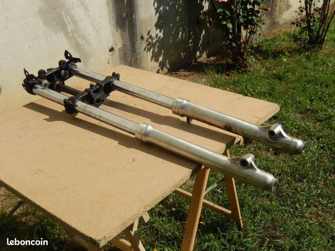Fourche pour Susuki 600 DR (image 2)