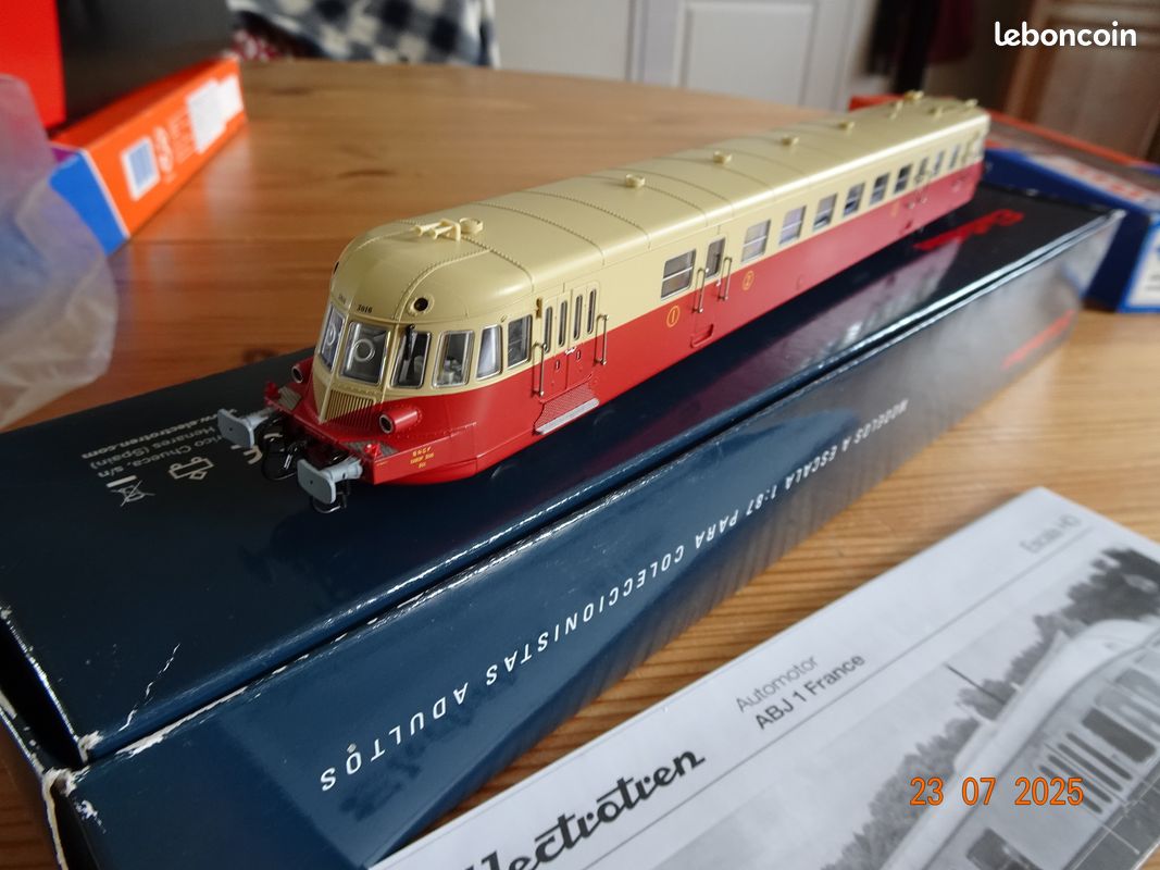 Locomotive ELECTROTREN HO 2136D - Renault ABJ 2 SNCF - Digitale - En Boîte