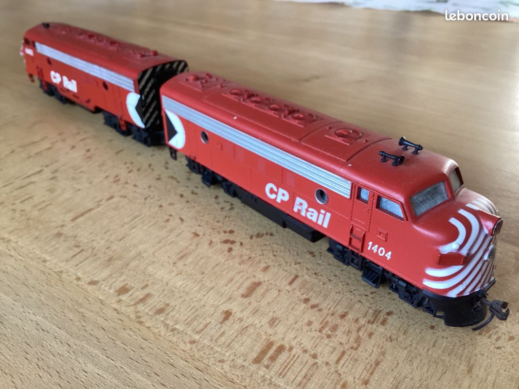 Märklin 10 Wagons, 2 passage à niveau voir photos (Gebraucht) in La