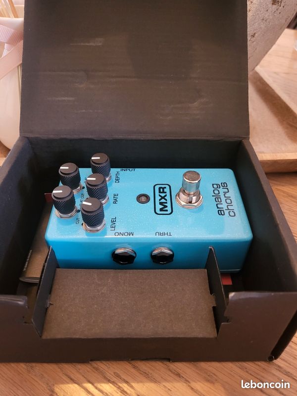 MXR analog chorus (image 4)