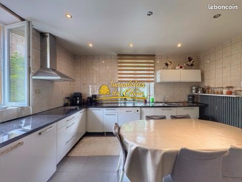 Maison 8 pièces 200 m² · à Lure · 200 m² · 125 000 €