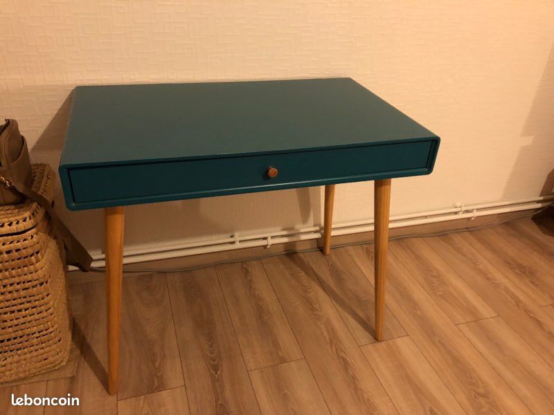 Bureau vert (image 1)