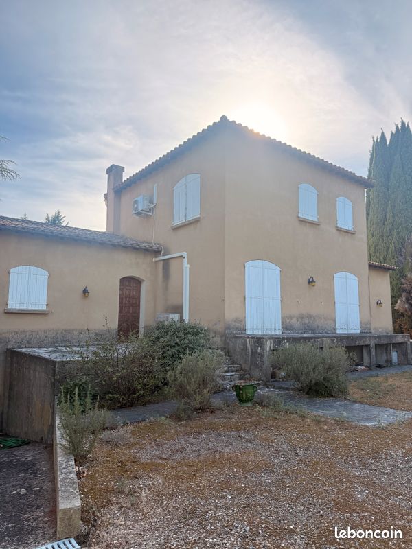 Maison 7 pièces 216 m² · à Villemoustaussou · 216 m² · 375 000 €