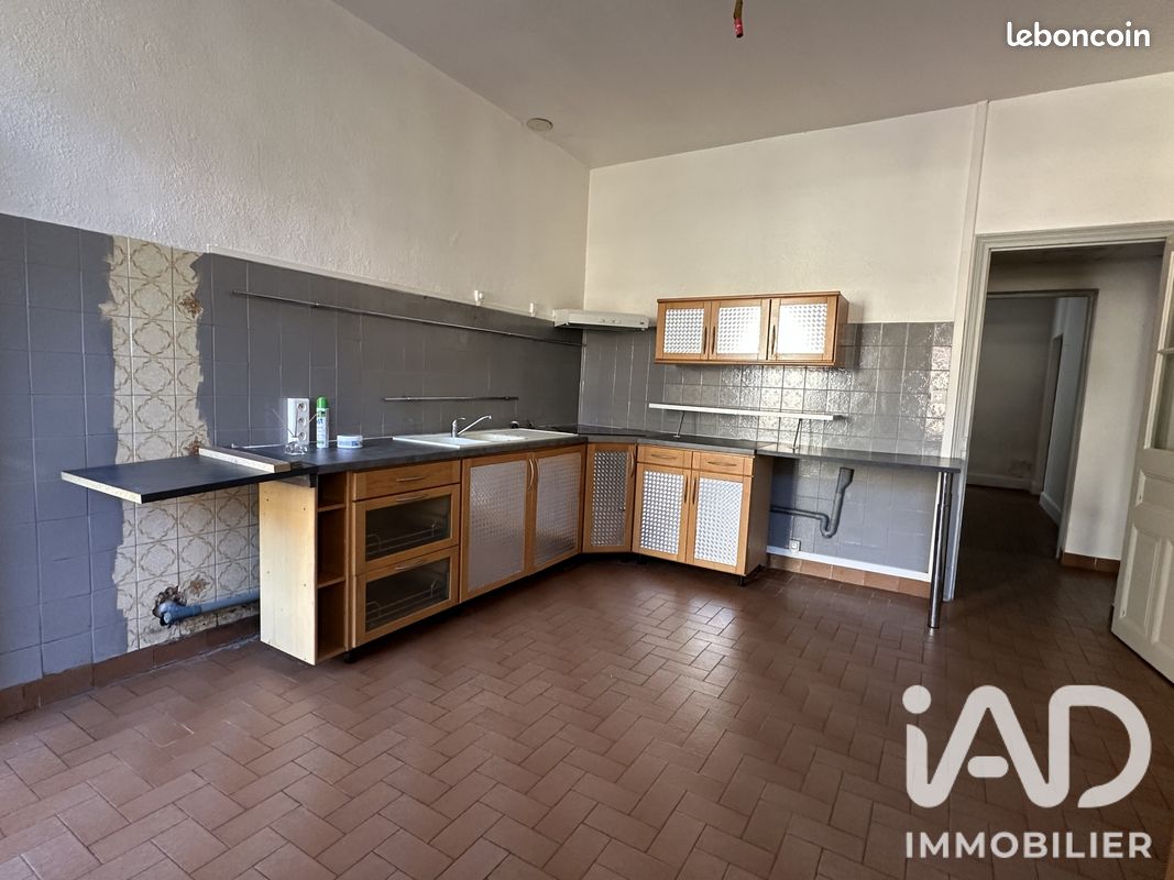 Appartement 4 pièces 85 m² · à Vals-les-Bains · 85 m² · 86 000 €
