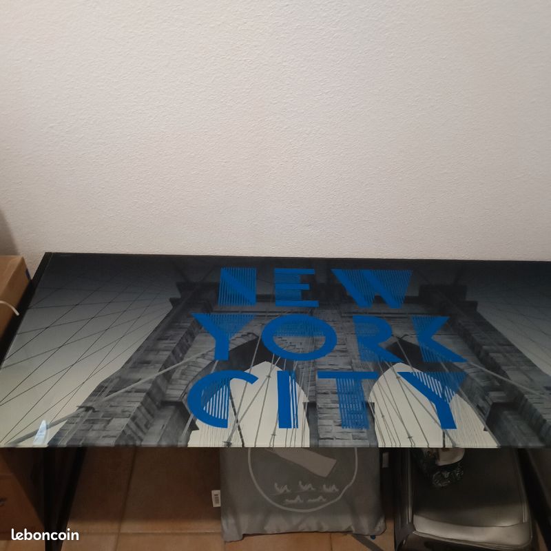 Vends bureau avec plateau verre New York (image 1)