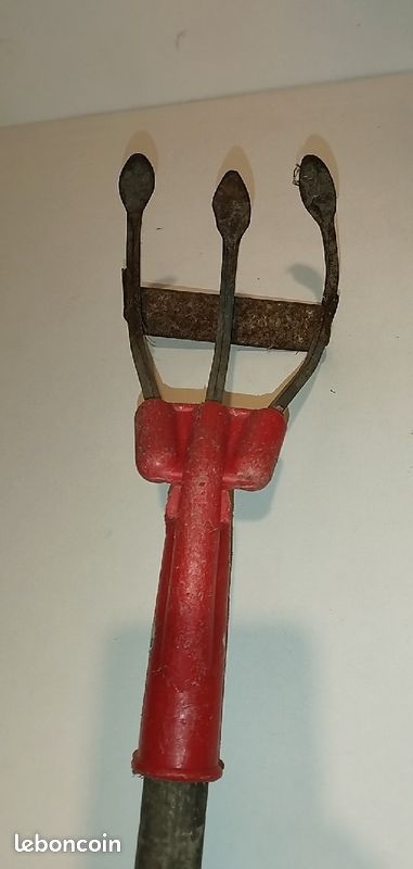 Outils jardin râteau (image 1)