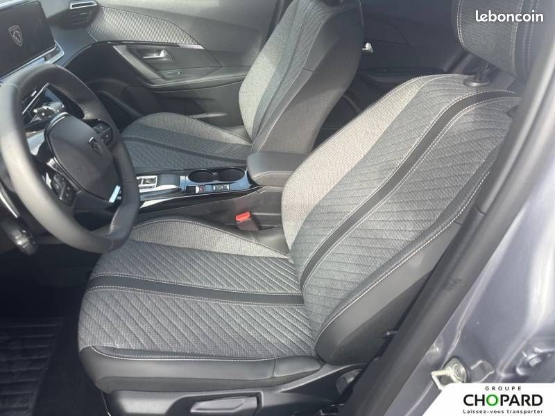 Peugeot 2008 Hybrid 145 e-DCS6 Allure (image 11)