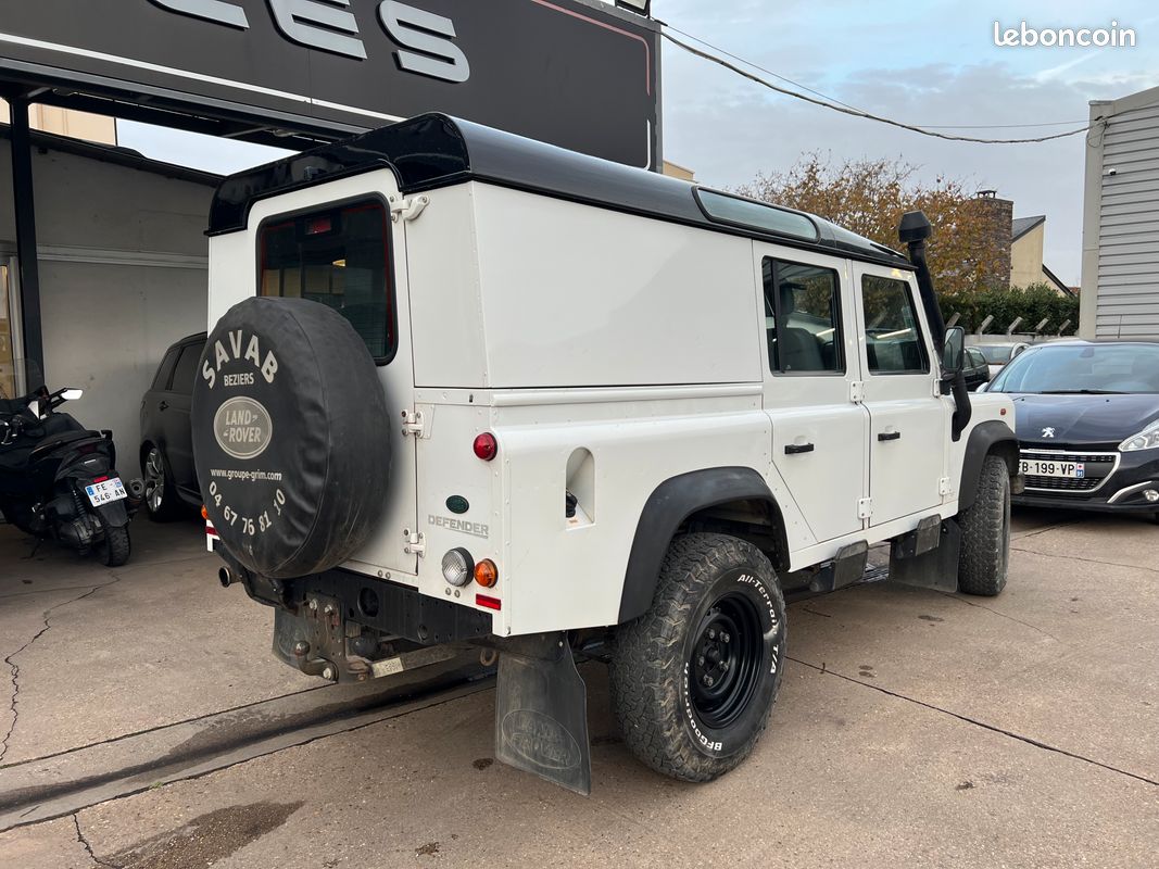 Land Rover Defender 110 Cabin Crew E TD4 2.4L (image 2)