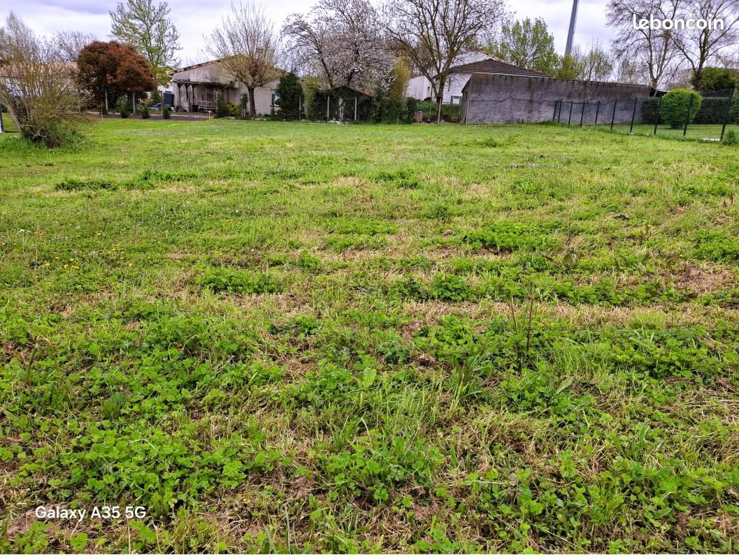 Terrain 1 000 m² L Isle Jourdain · à L'Isle-Jourdain · 162 000 €