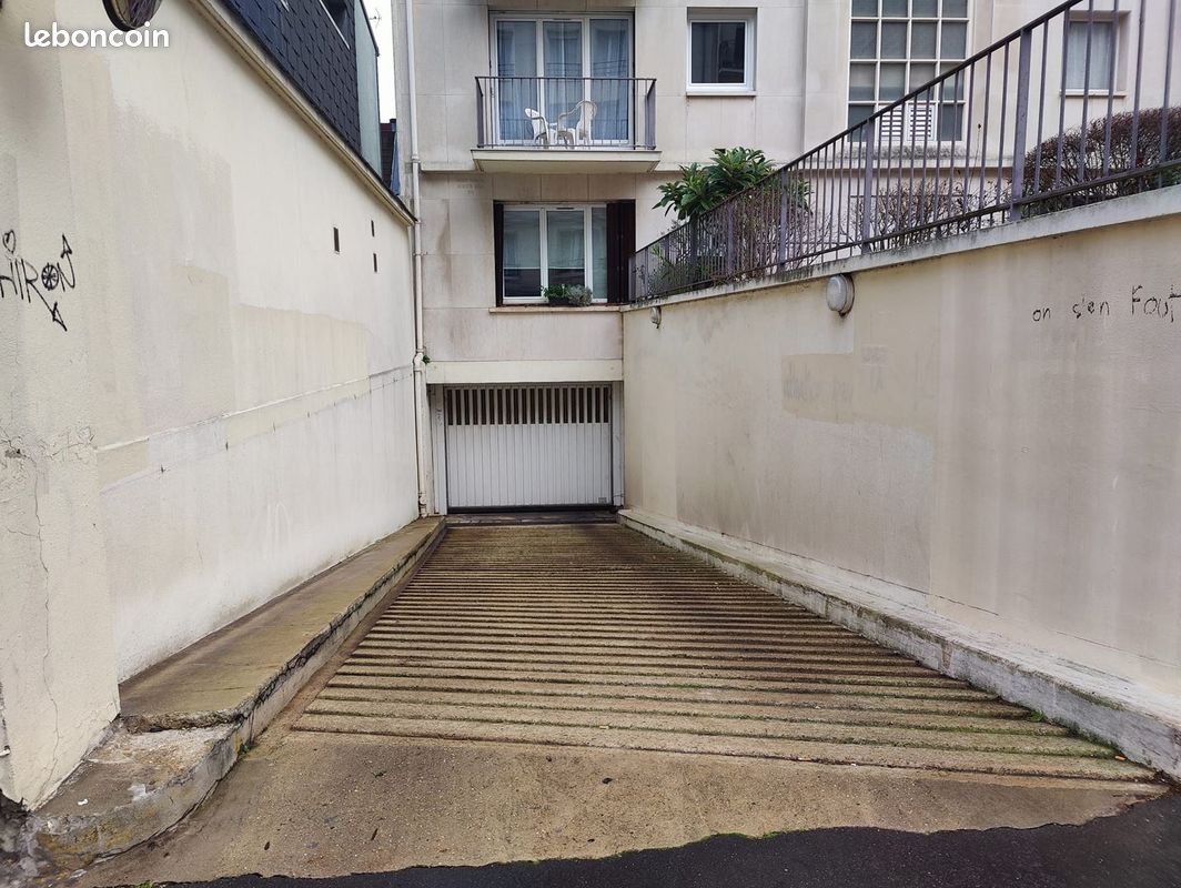 Parking 1 m² · à Paris · 1 m² · 52 €/mois