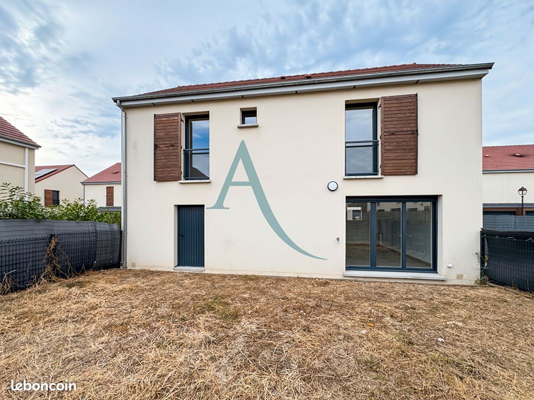 Maison 5 pièces 94 m² · à Ormoy · 94 m² · 324 900 €