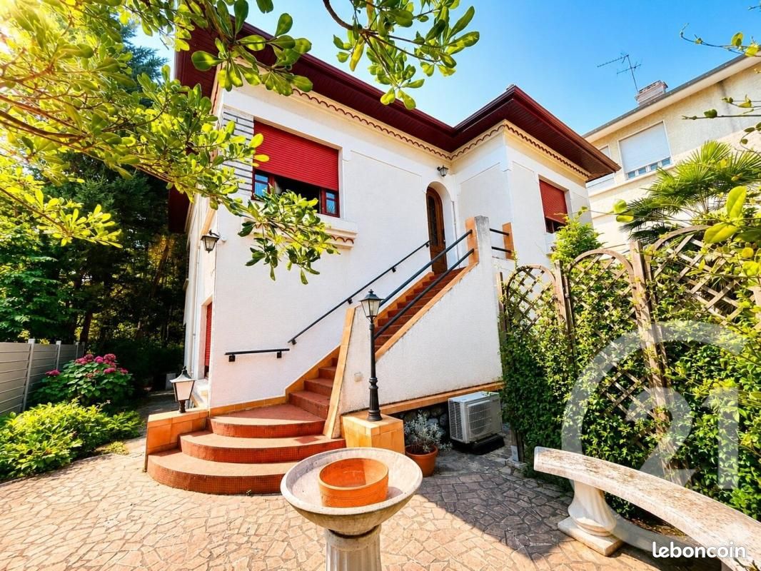 Maison 5 pièces 135 m² · à Pau · 135 m² · 480 000 €