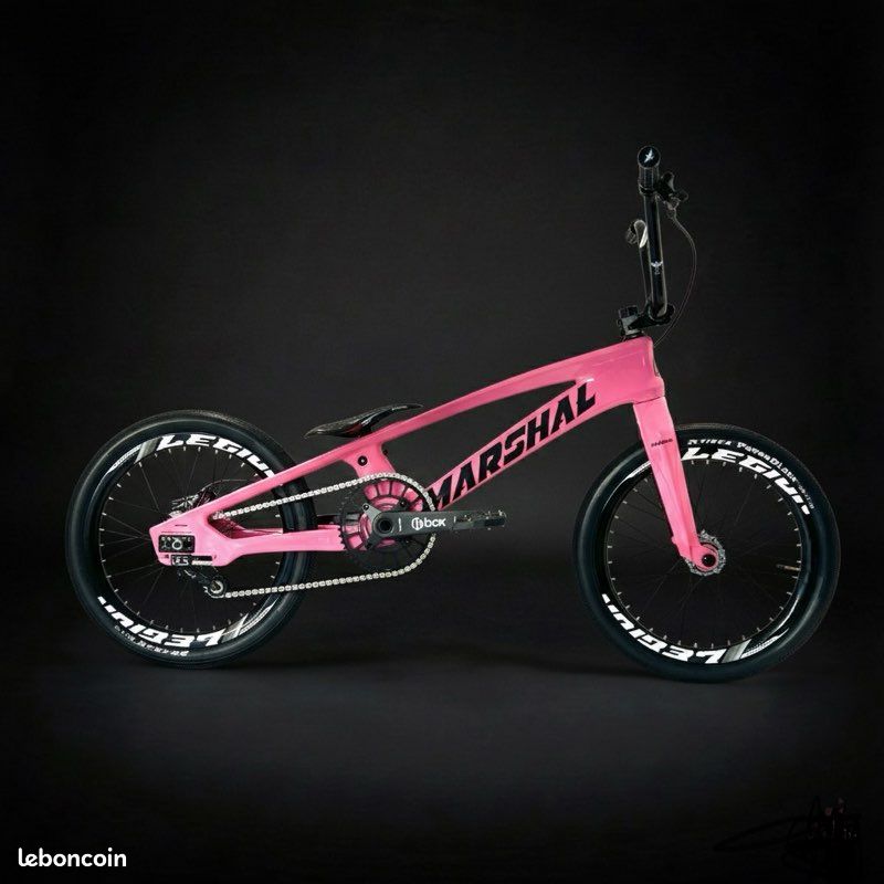Velo carbone MARSHAL RACING « SR71-BLACKBIRD » | Edition « PINK » | PRO 4XL (22.5) (image 1)