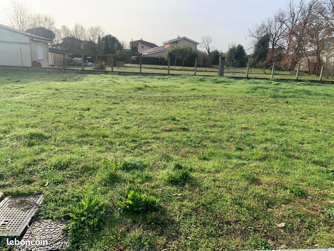 Terrain 600 m² Bretx · 95 000 €