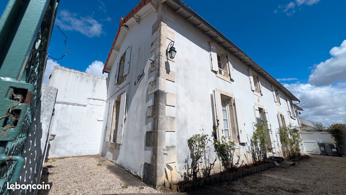 Maison 4 pièces 97 m² · à Saint-Gelais · 97 m² · 115 000 €
