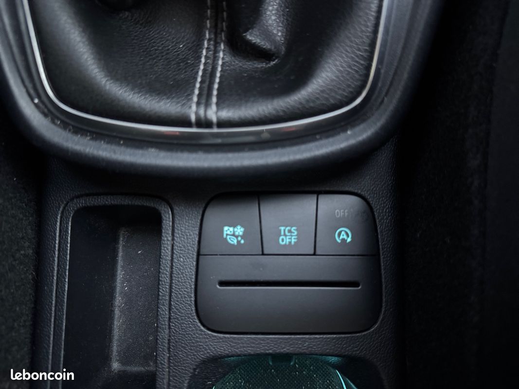 FORD PUMA 155 ch mHEV SS BVM6 Titanium CarPlay Enceinte BO Radar de recul Garantie 12 Mois Europe (image 17)