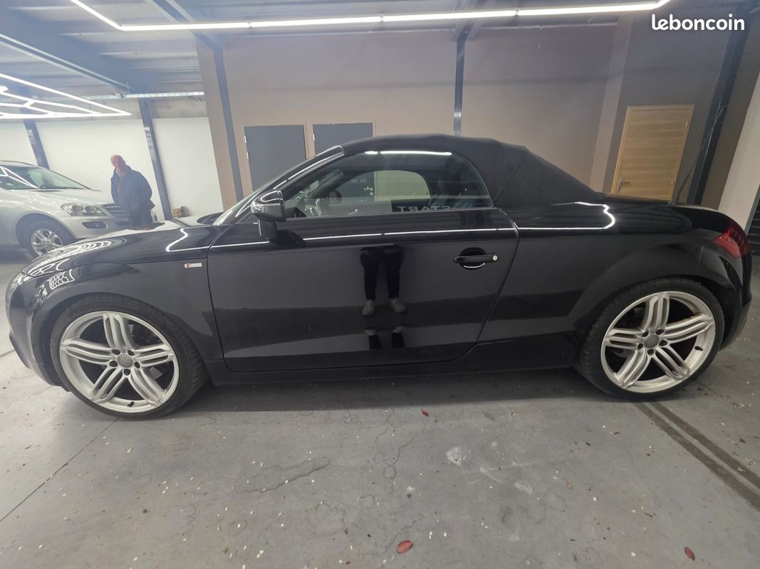 Audi TT cabriolet 2.0 TFSI / sieges chauffants / Bluetooth / feux auto / climatisation auto (image 6)