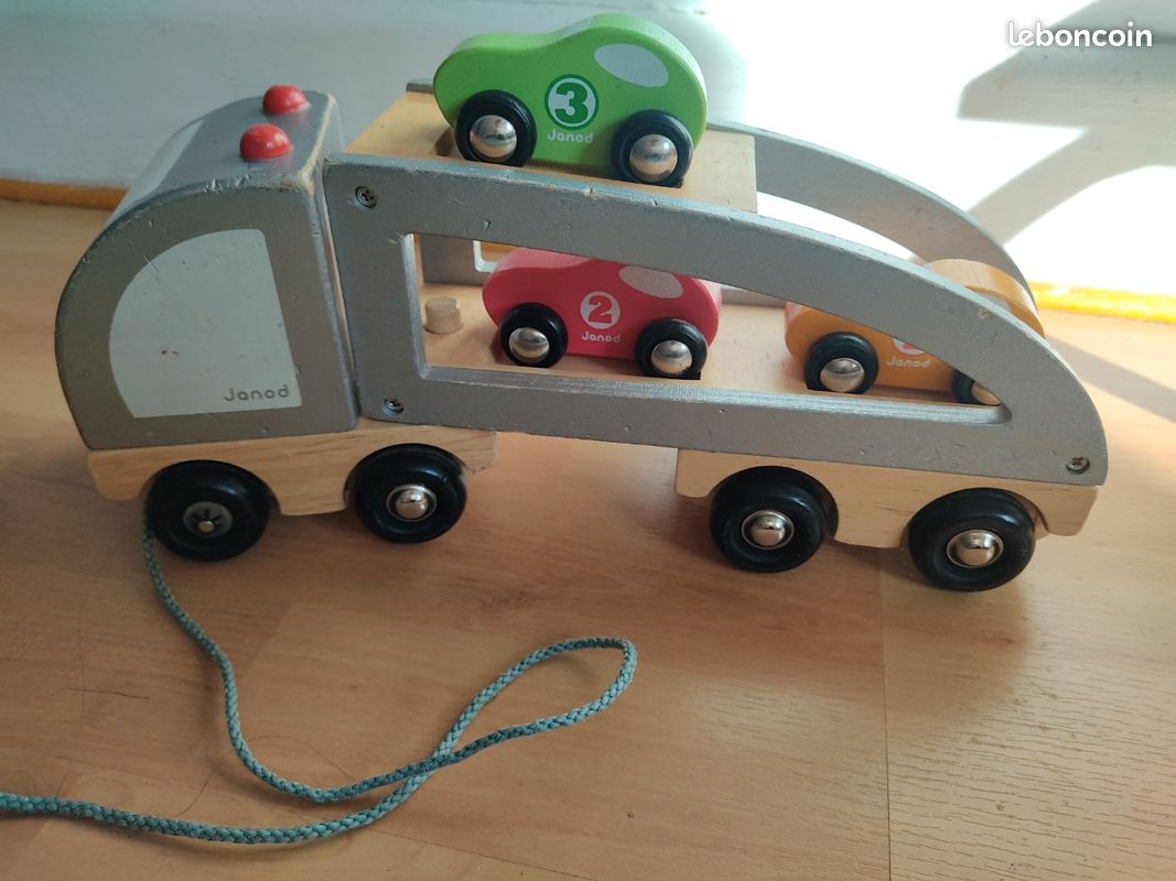 Camion en bois (image 1)