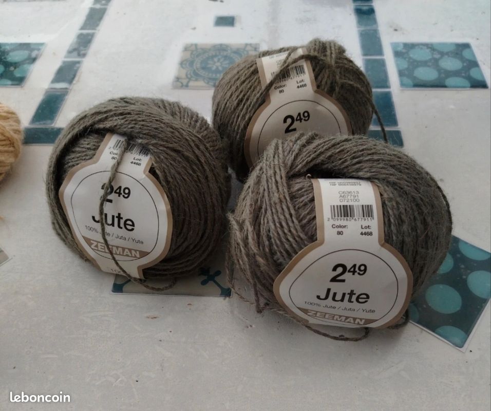 Jude à crochet et tricot couleur crème et gris (image 2)
