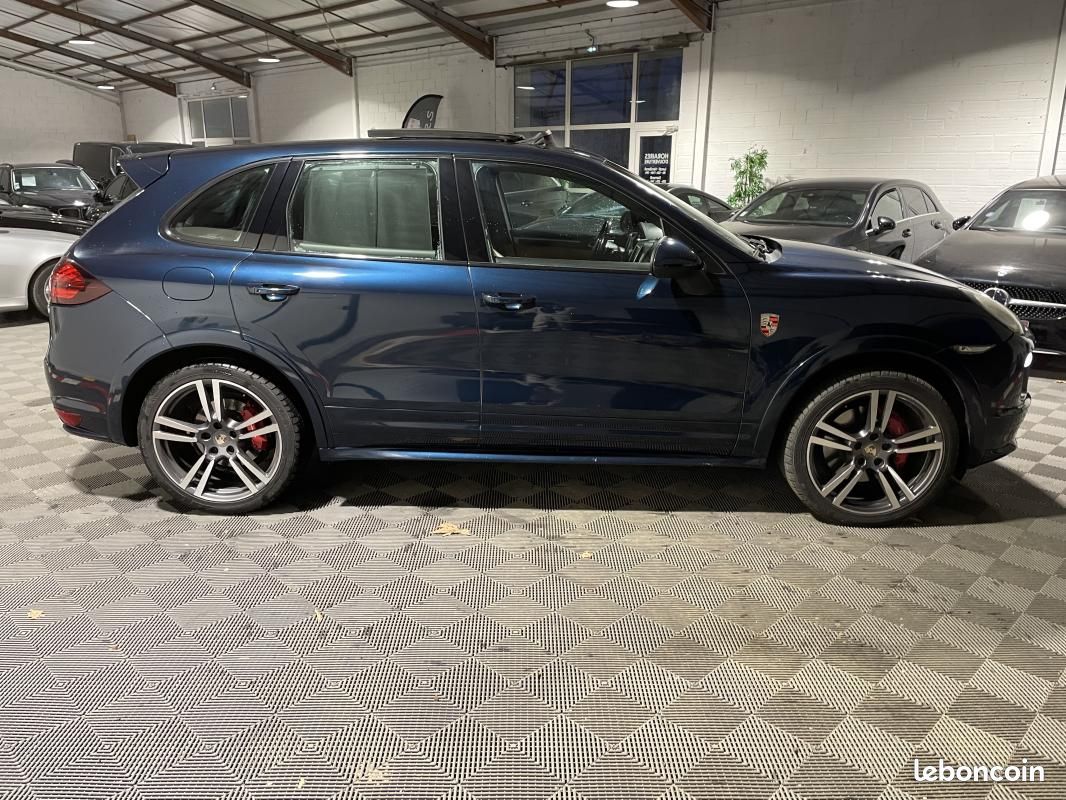 Porsche Cayenne GTS V8 4.2 420CH -TOIT OUVRANT-CAMERA DE RECUL-GARANTIE 12 MOIS- (image 4)