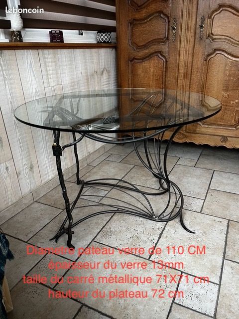 TABLE (CHABIN) et 2 CHAISES EN FER FORGE artisanales (image 1)