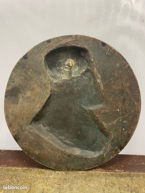 Grand médaillon bronze ancien (image 2)