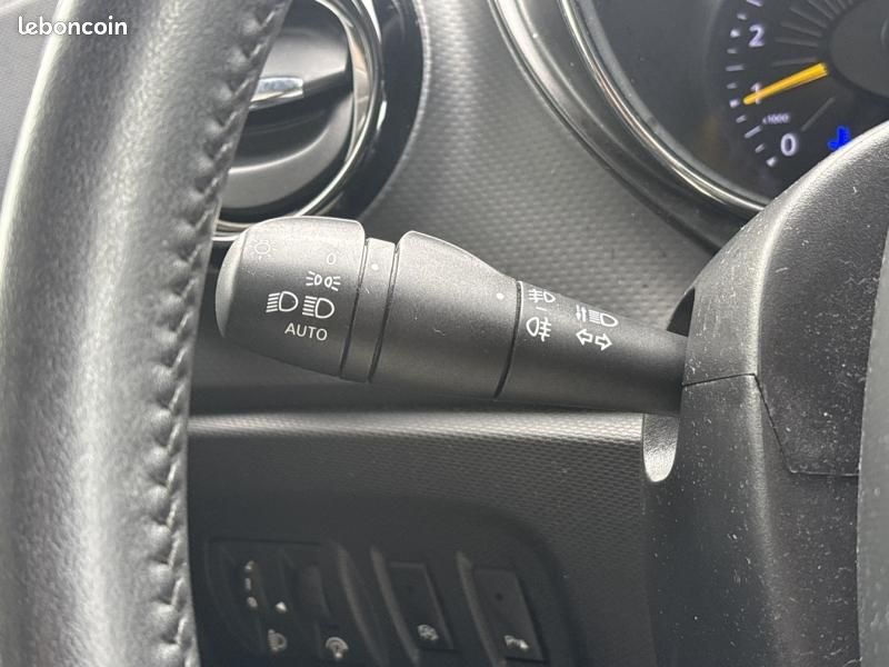 Renault Captur 1.5 dCi 90ch Stop&Start energy Intens eco² (image 12)