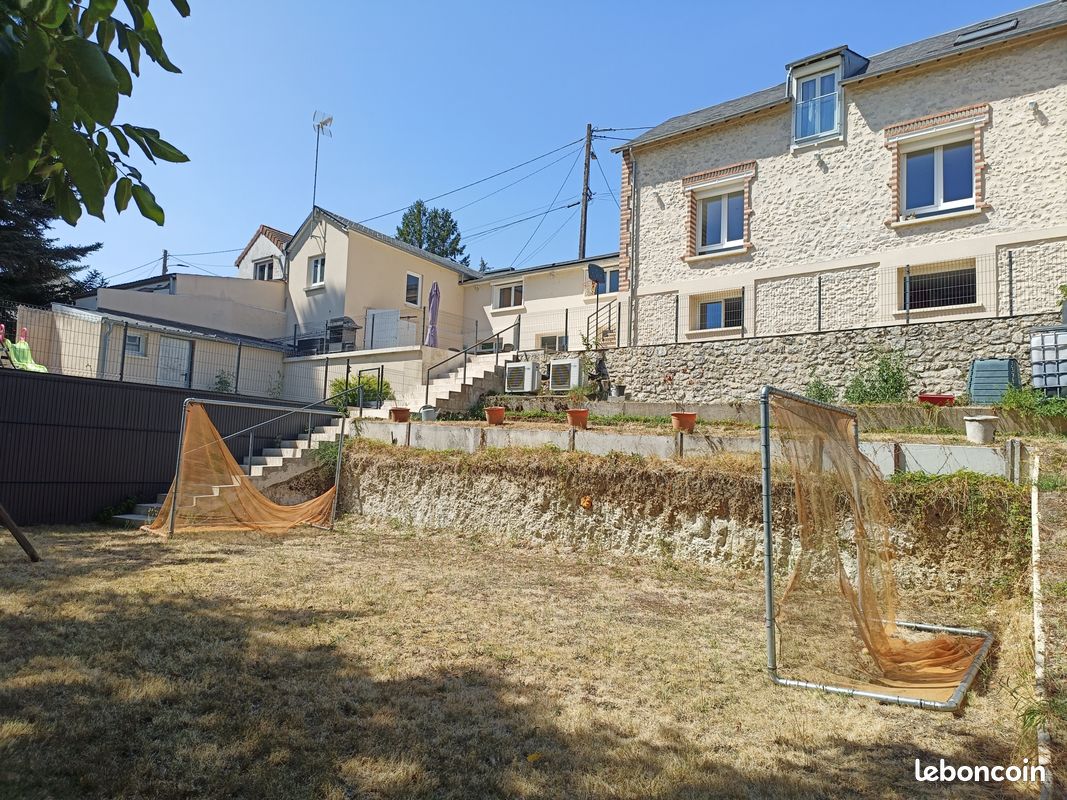 Maison 8 pièces 166 m² · à Saint-Ay · 166 m² · 269 500 €