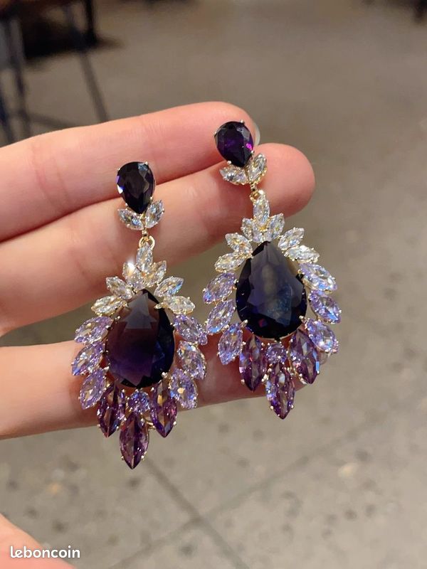 Boucles d'oreilles en forme de larme violettes dégradées avec zircon (image 5)