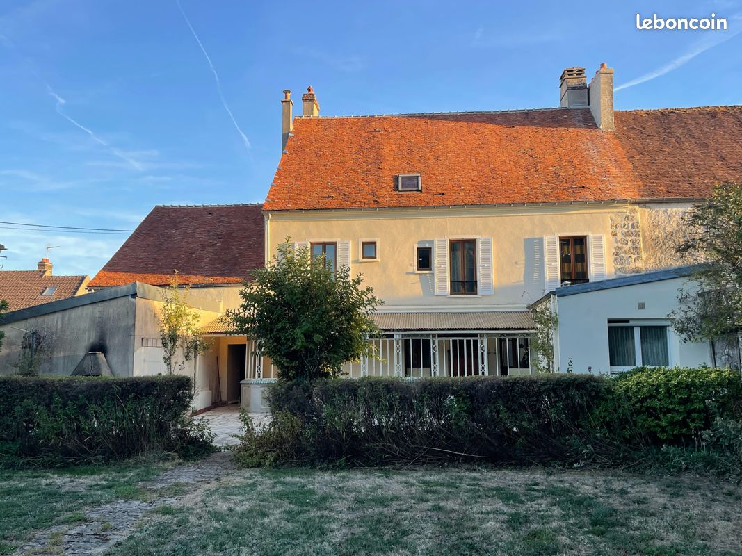 Maison 9 pièces 240 m² · à Choisy-en-Brie · 240 m² · 270 000 €