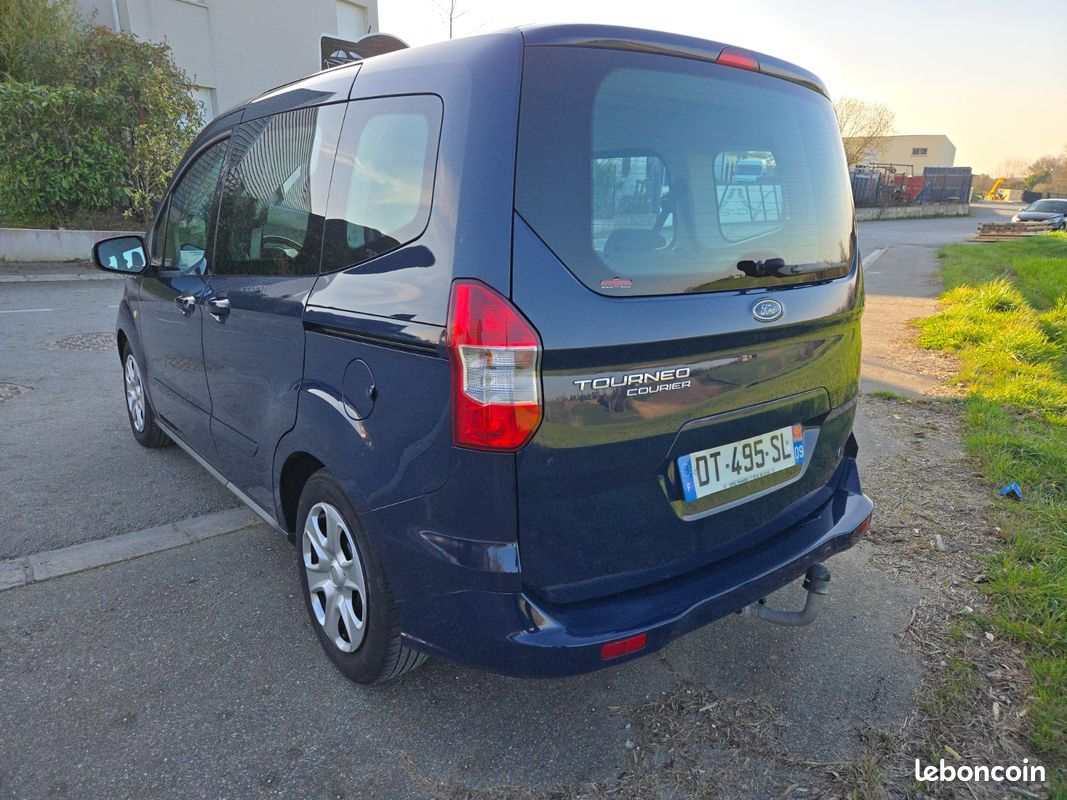 FORD TOURNEO COURIER 1.6 TDCi 95 Trend (image 2)