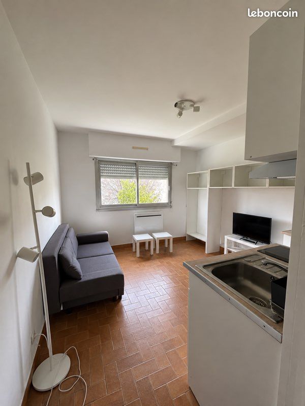 Appartement 1 pièce 15 m² · à Nîmes · 15 m² · 400 €