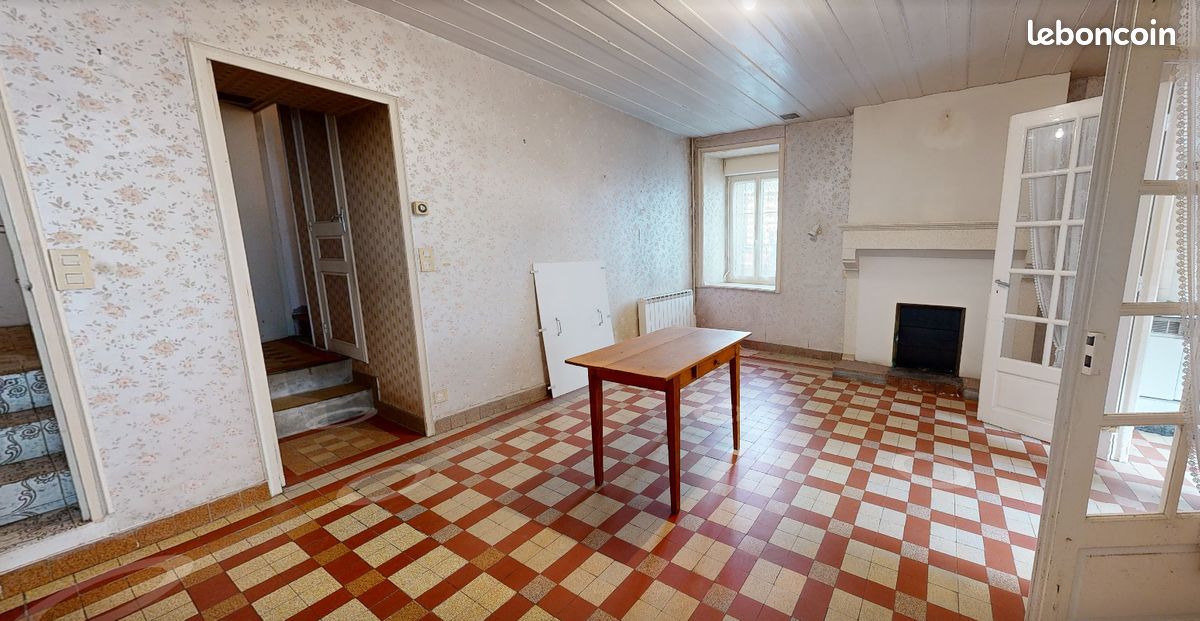 Maison 9 pièces 190 m² · à Chantonnay · 190 m² · 68 000 €